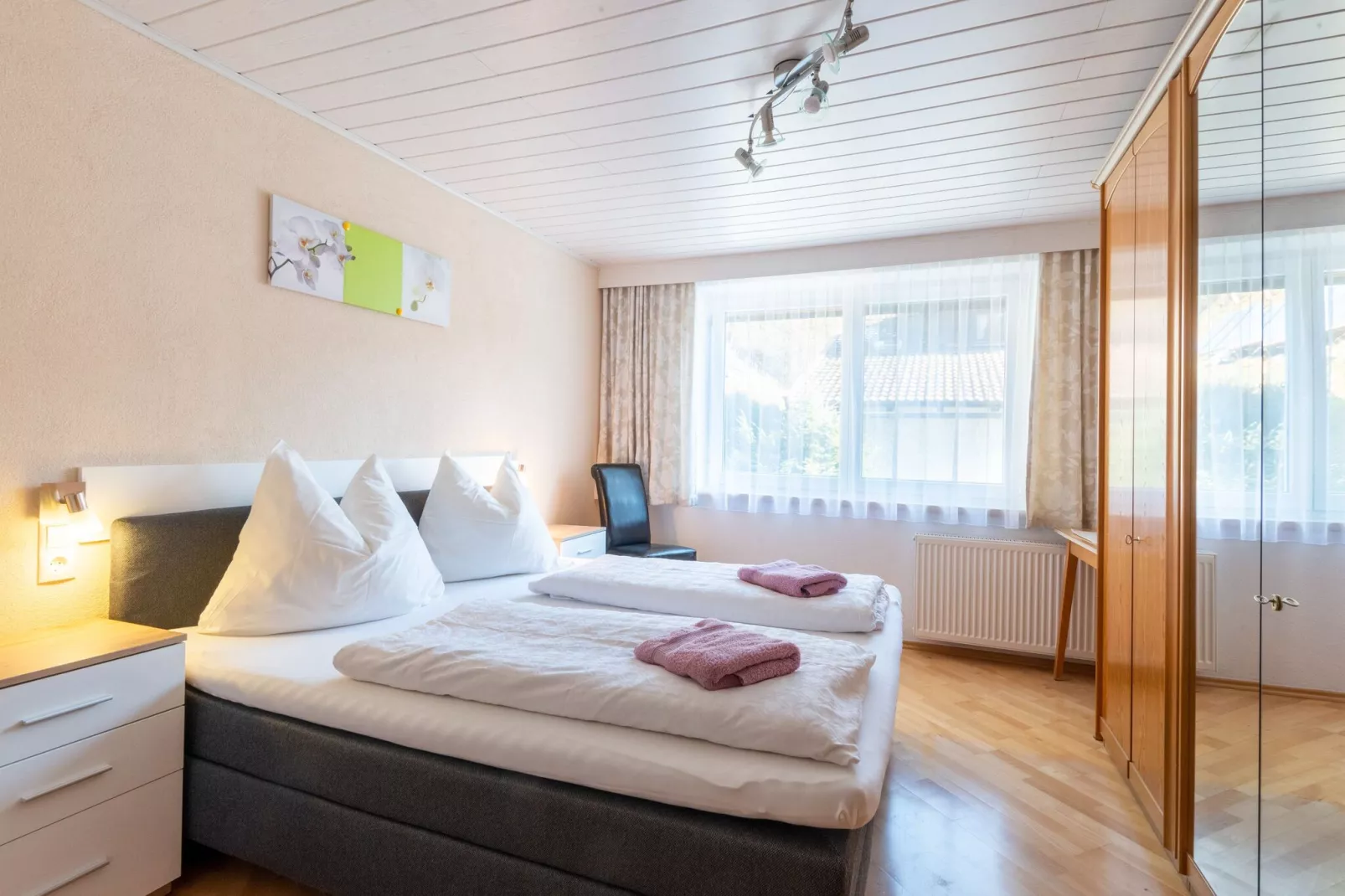 Sonnenschein-Bedroom
