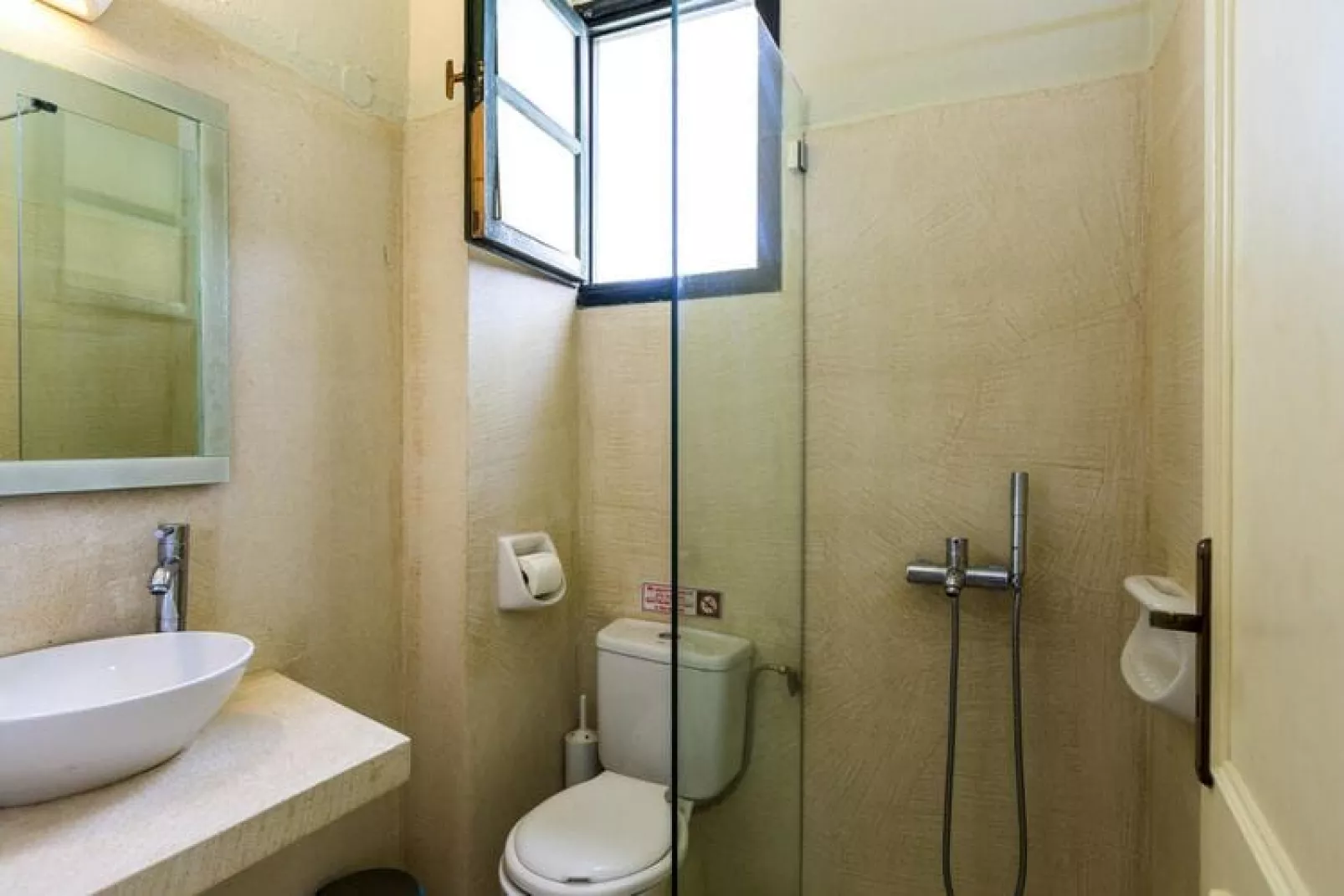 Villas Avra & Pyrgos, Episkopi-Villa Pyrgos, ca. 145 qm, 9 pax-Badezimmer