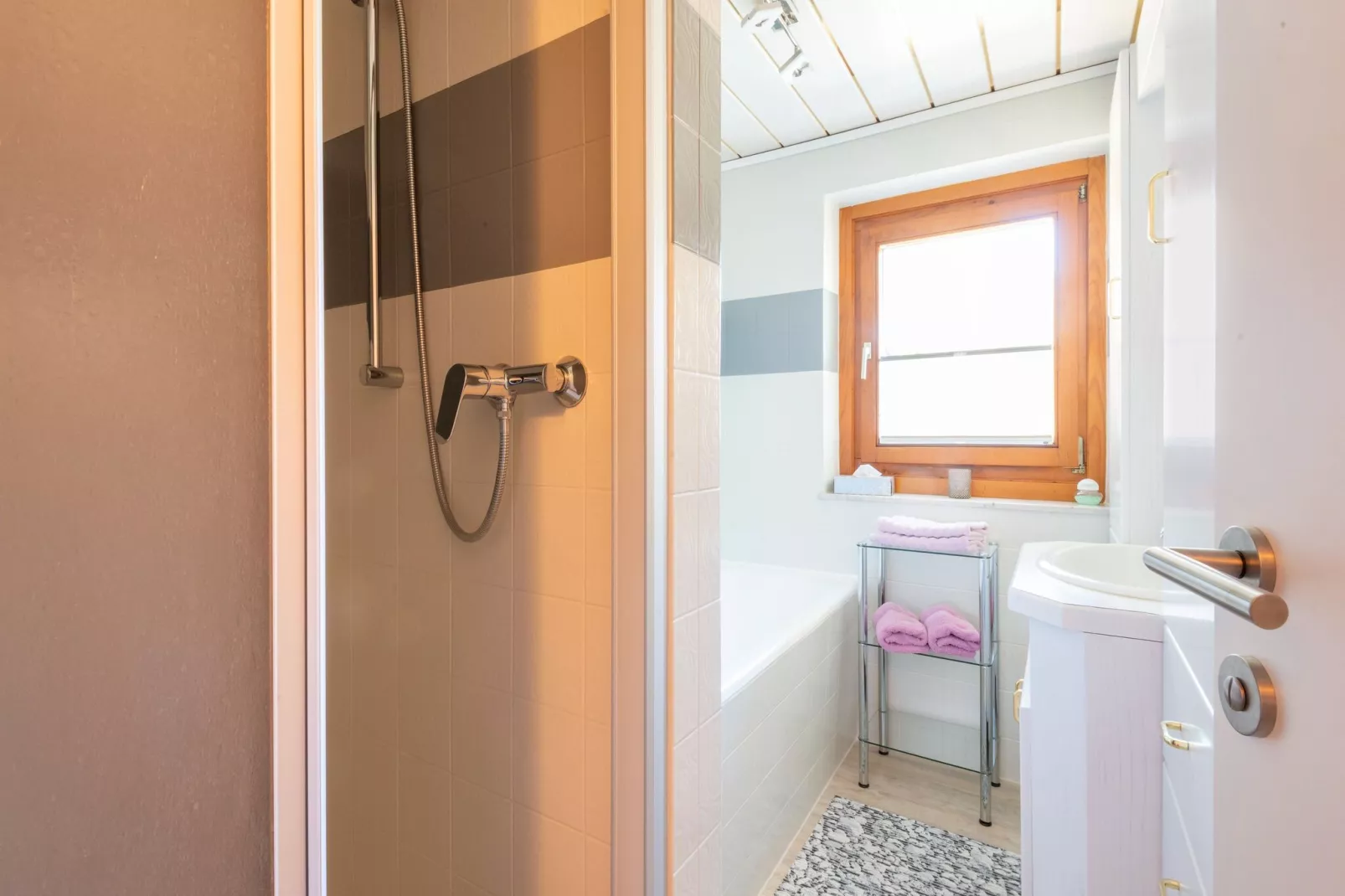 Sonnenschein-Bathroom
