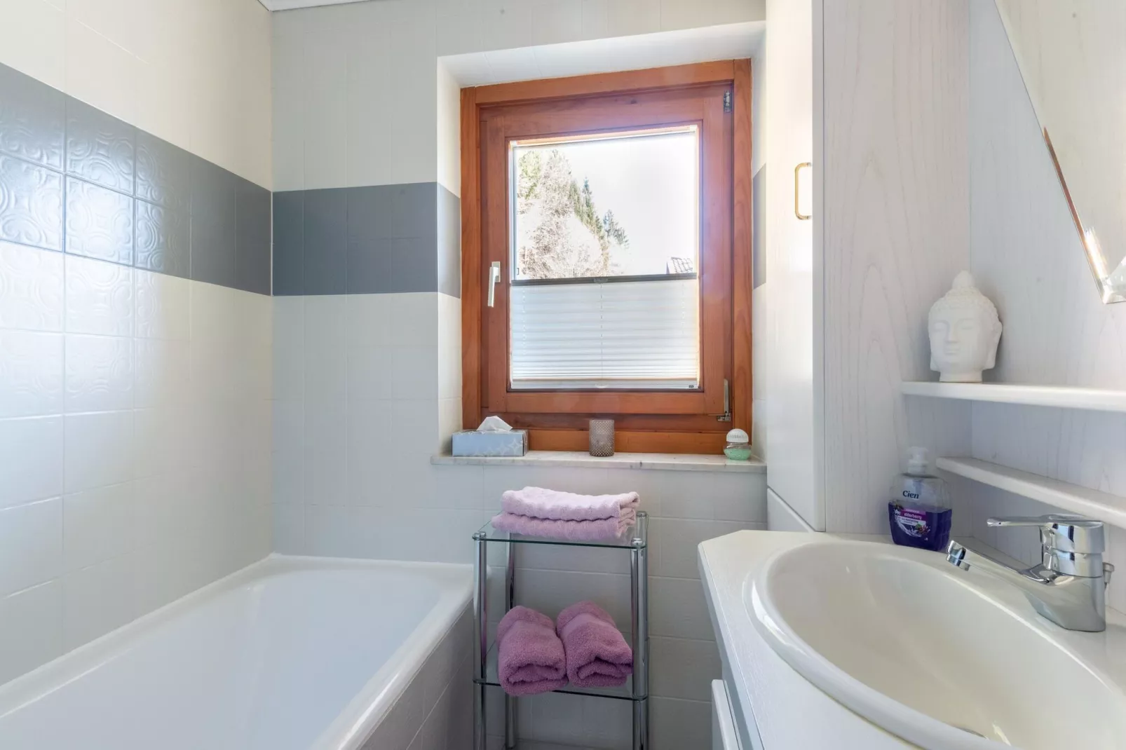 Sonnenschein-Bathroom