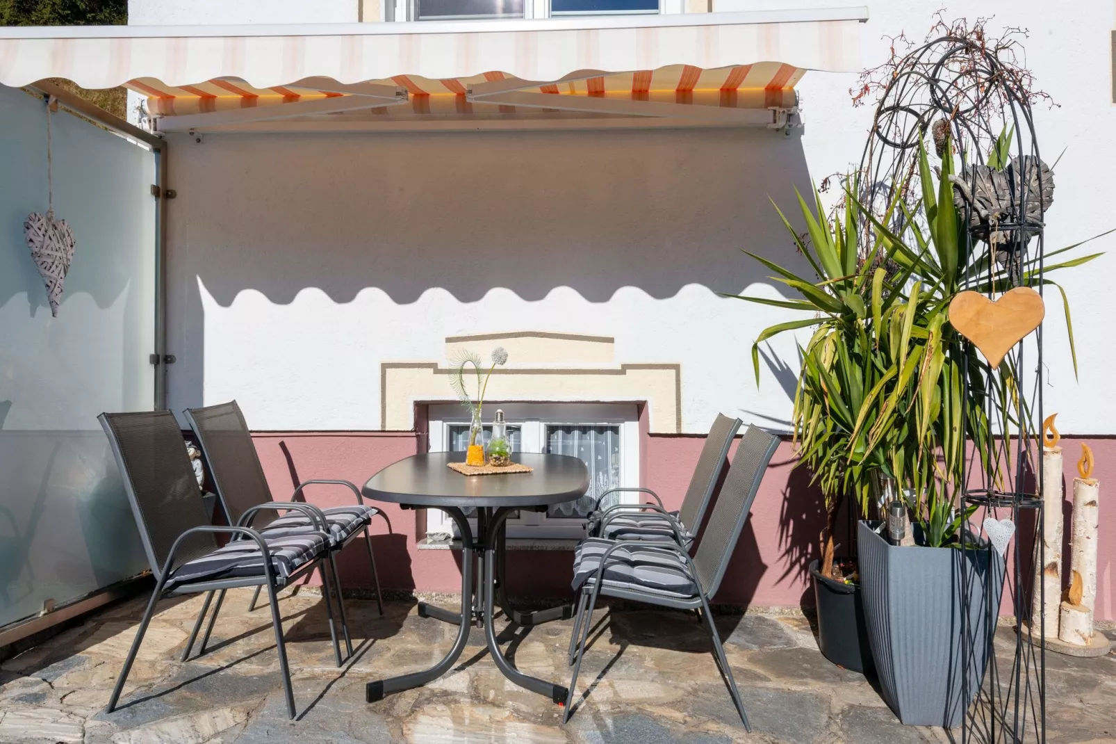 Sonnenschein-Terrace balcony