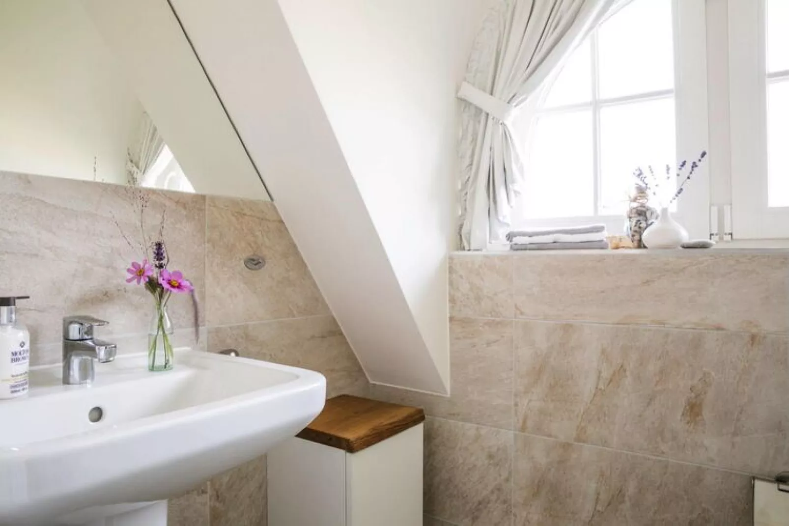 Haubenlerche 16-Bathroom
