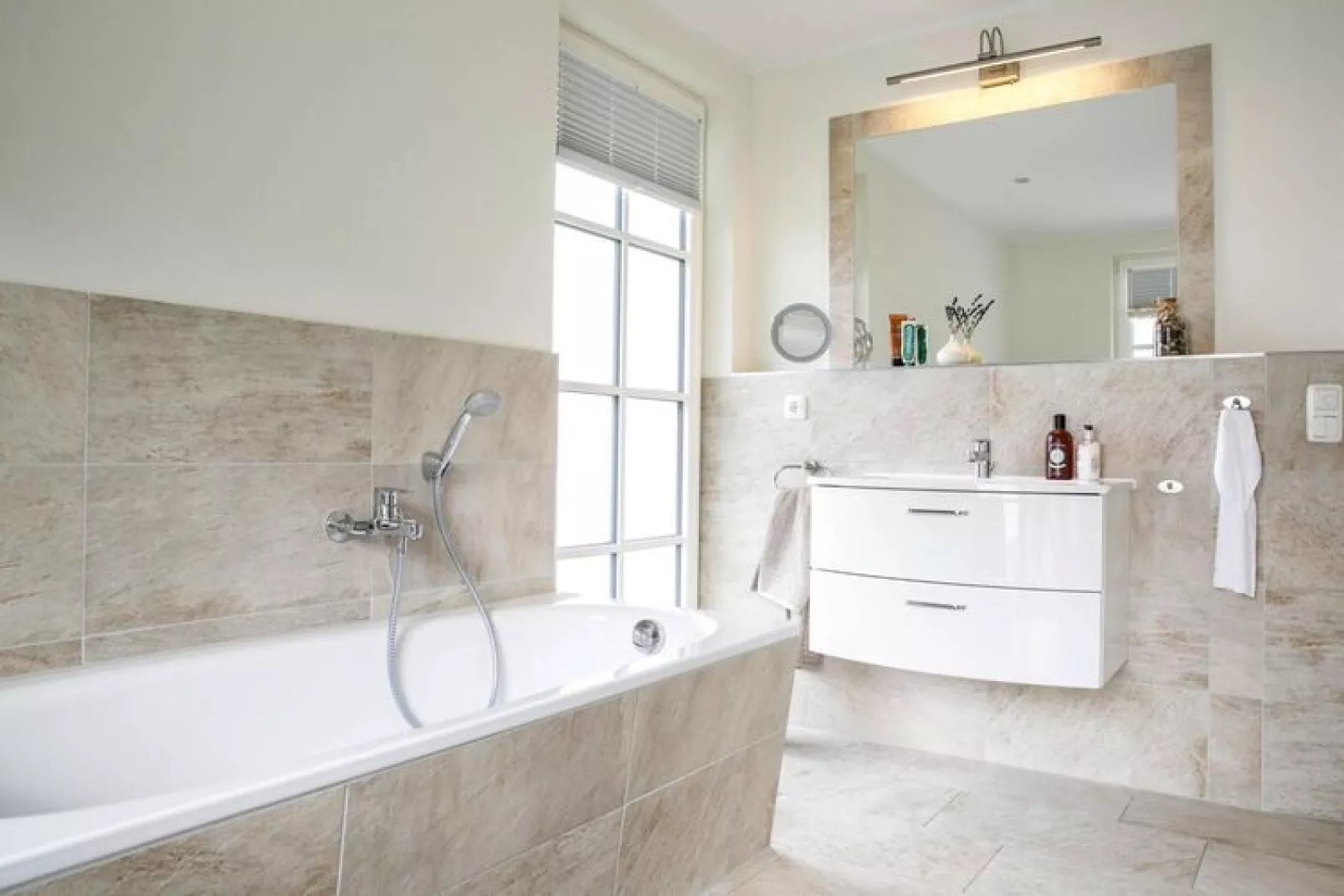 Haubenlerche 16-Bathroom