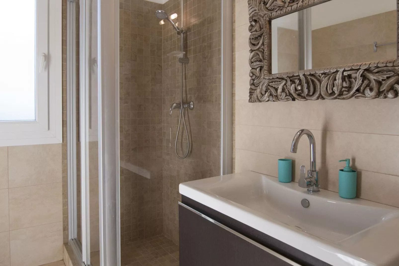 Quattro Colonne Uno con Piscina-Bathroom