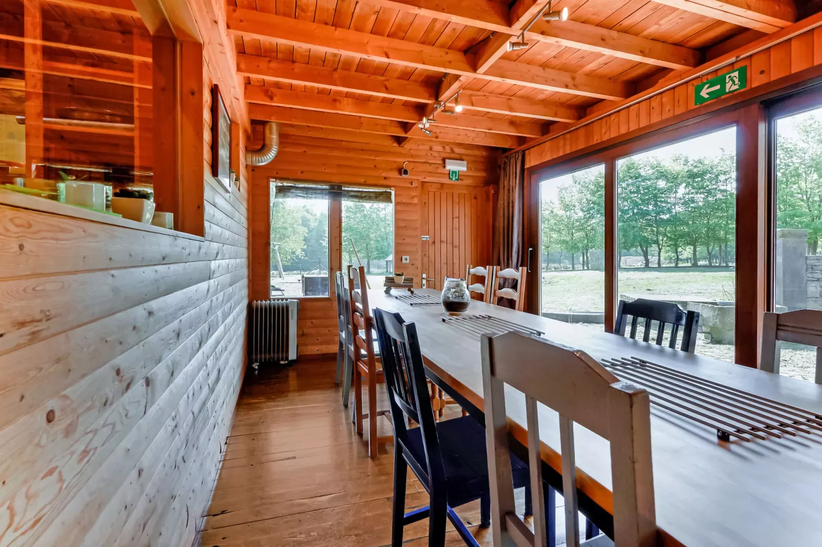 Les Bisons de l'Eden-Dining room