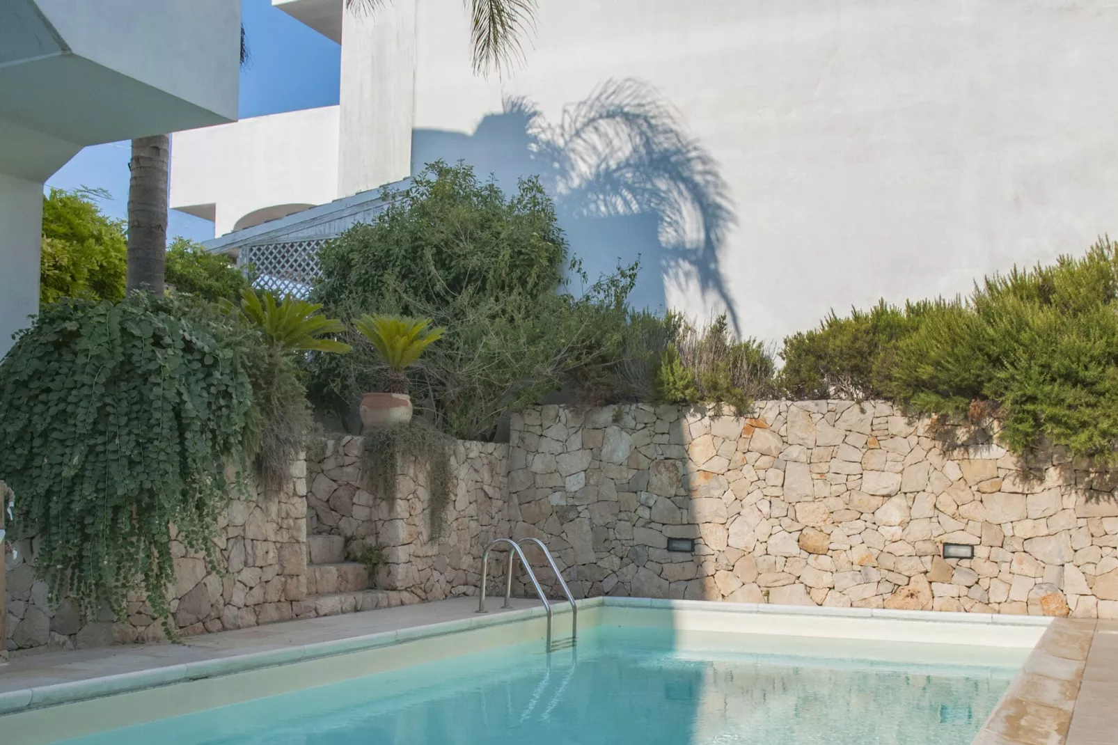 Quattro Colonne Due-Pool
