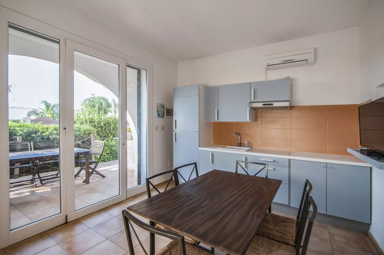 Quattro Colonne Due-Kitchen