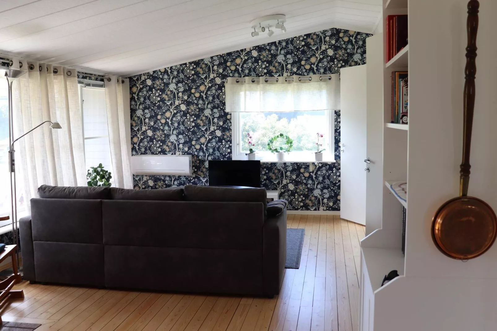 5 person holiday home in TRÄSLÖVSLÄGE-By Traum-Indoor