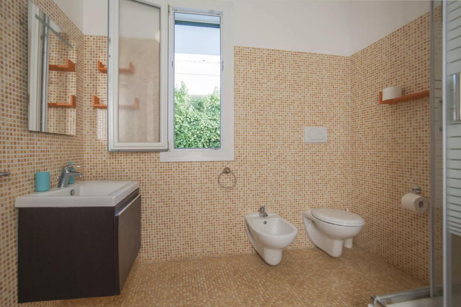 Quattro Colonne Due-Bathroom
