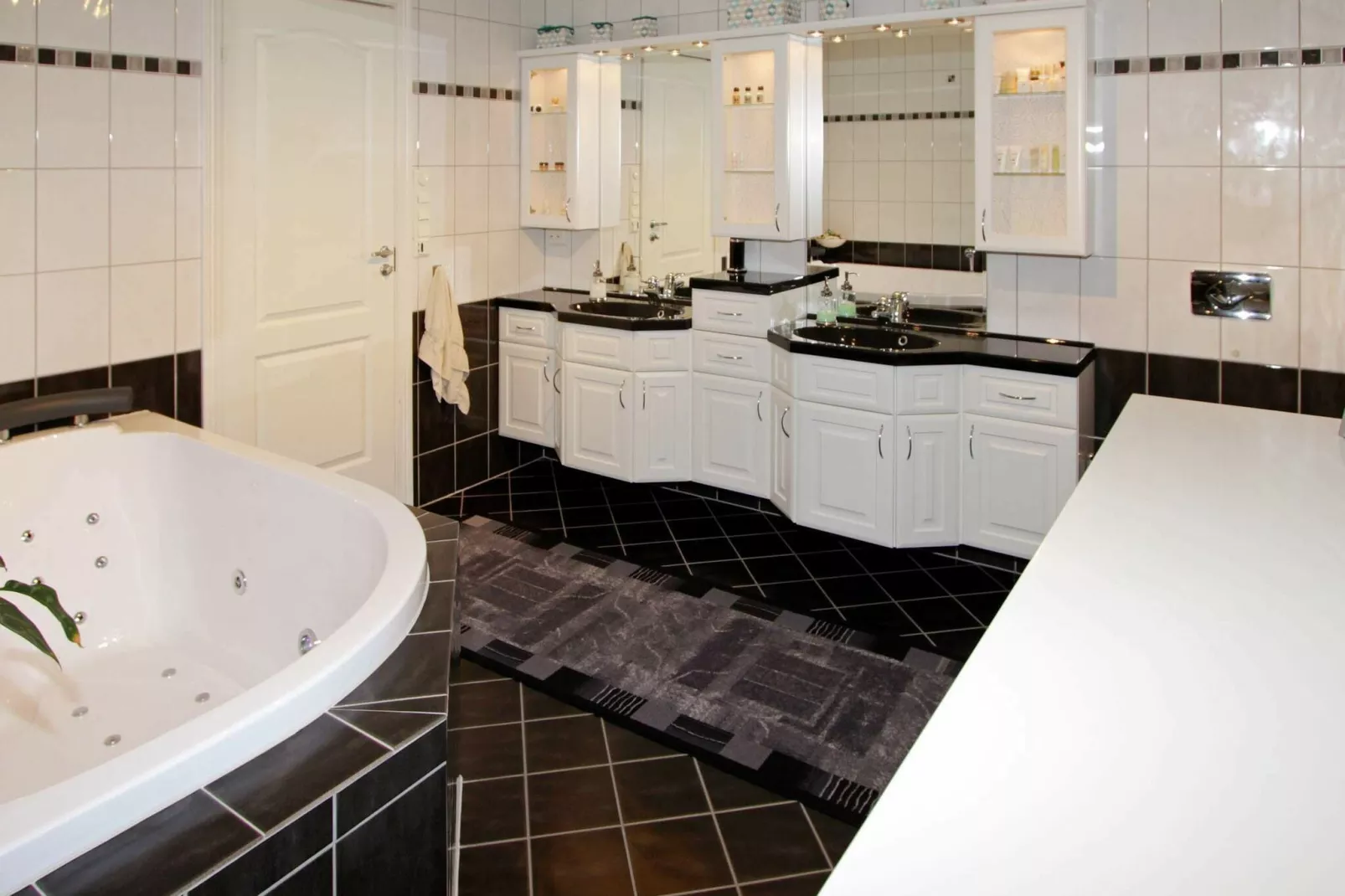 LINDESNES 306 - 65079-Indoor