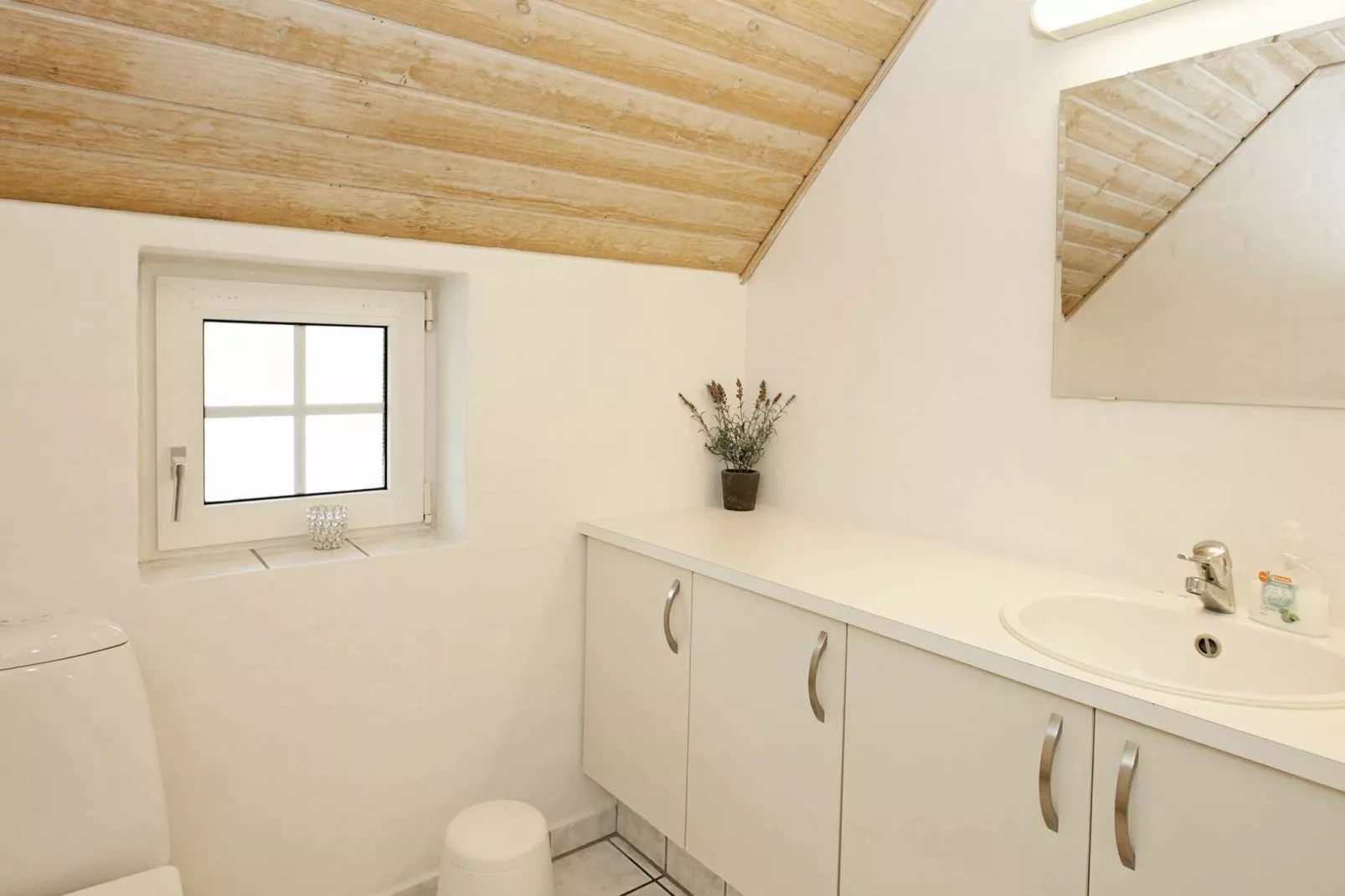 12 person holiday home in Ulfborg-Indoor