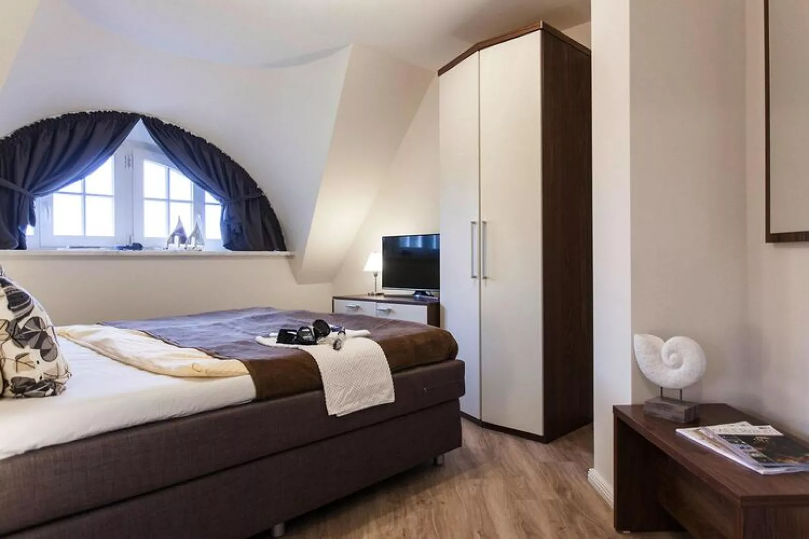 Haubenlerche 40-Bedroom