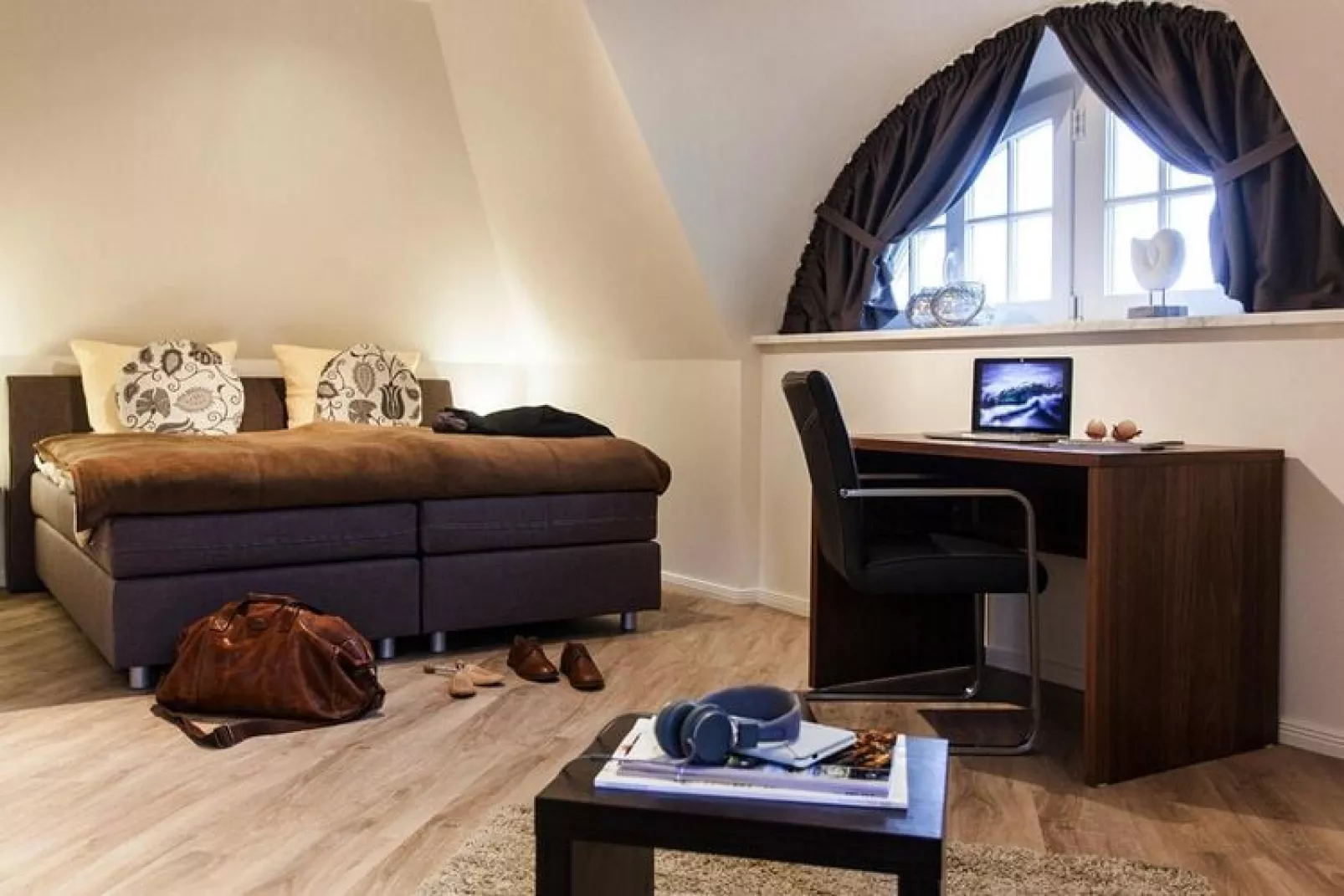 Haubenlerche 40-Bedroom