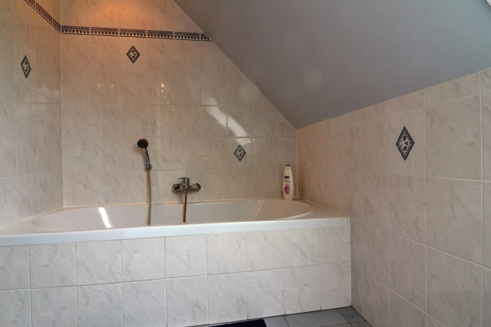 Frontzate-Bathroom