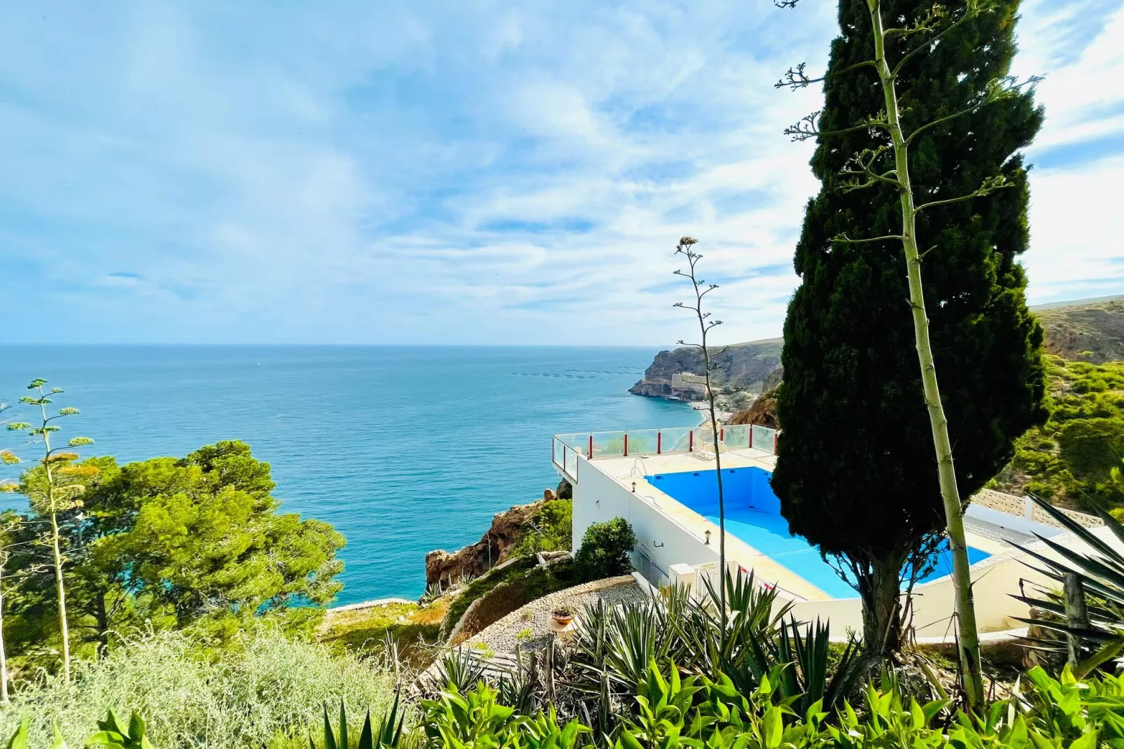 Espejo del Mar V-Pool