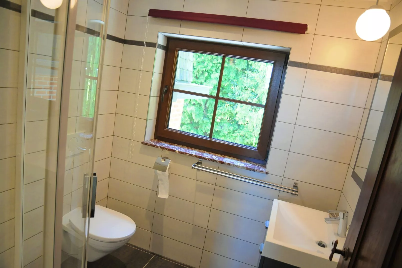 Miss Chloé-Bathroom
