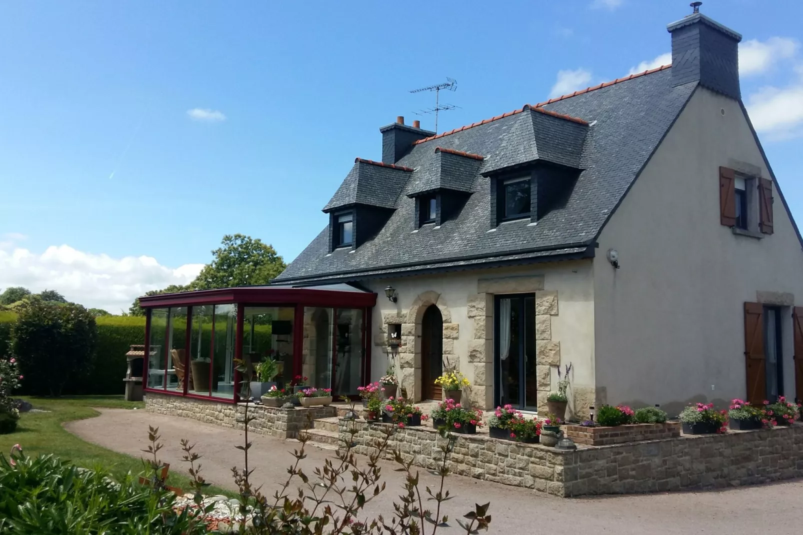 Belle maison bretonne-Extérieur été