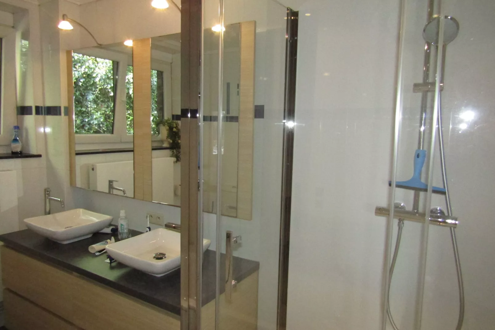 La Rochoise-Bathroom