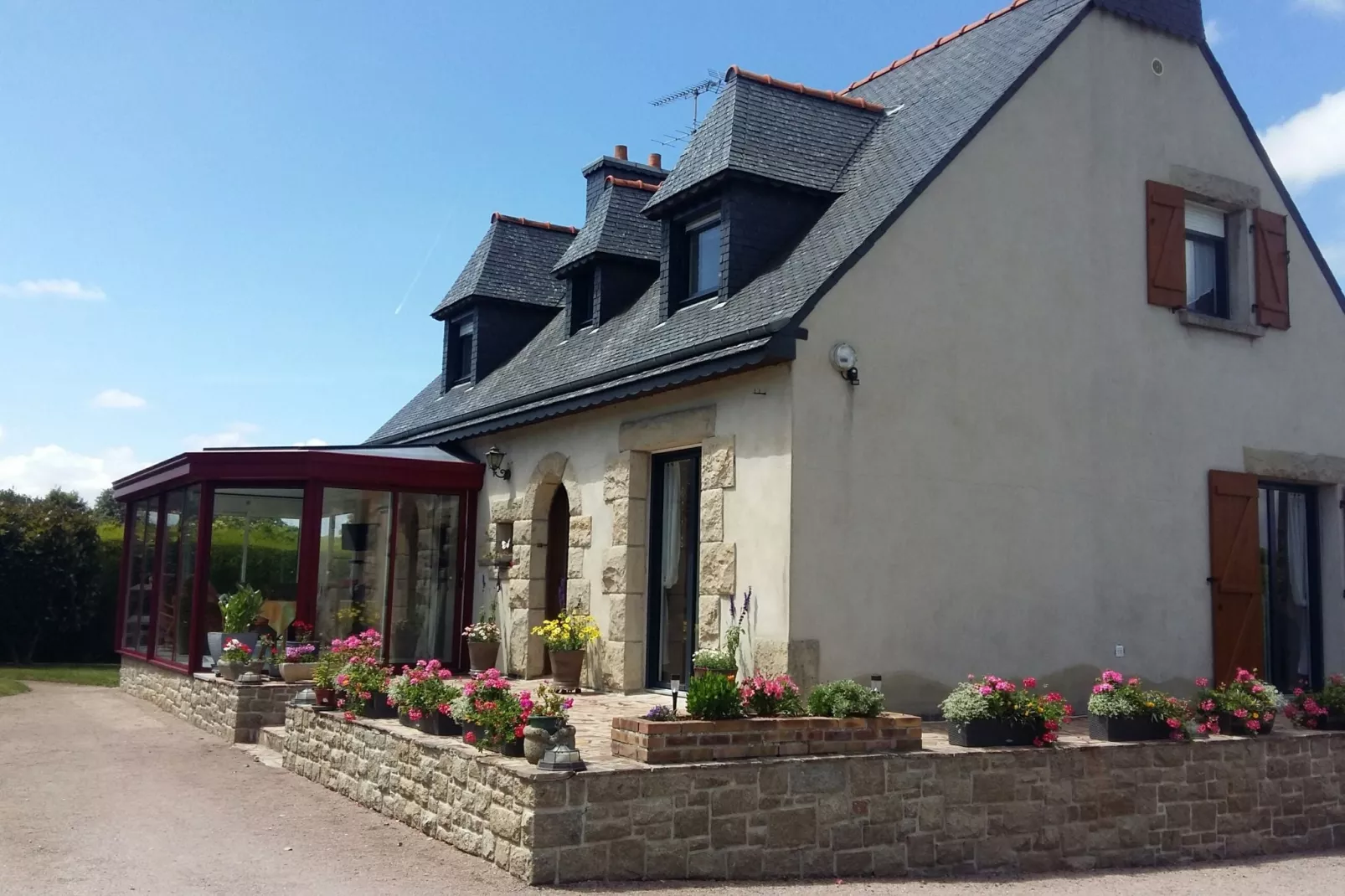 Belle maison bretonne-Extérieur été