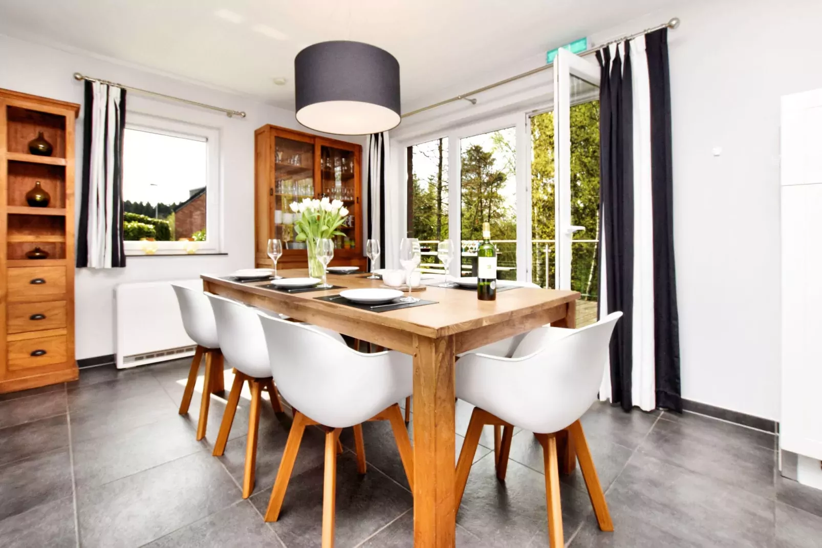 Ilona-Dining room