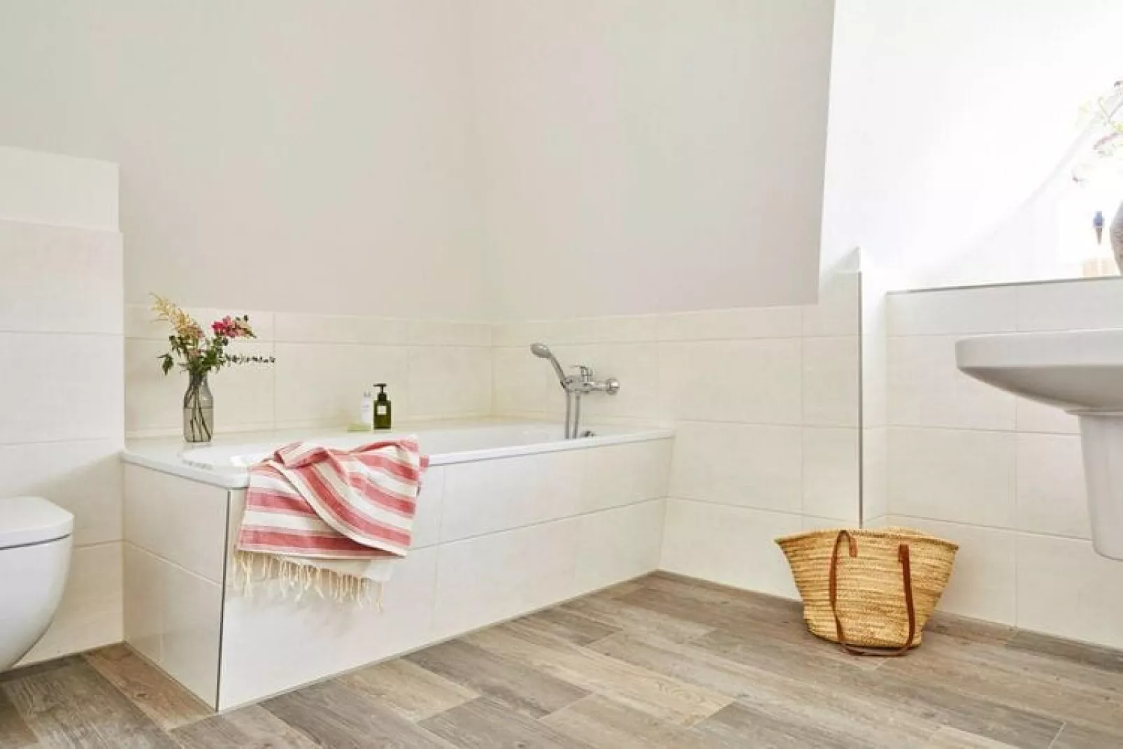 Graukranich 41-Bathroom