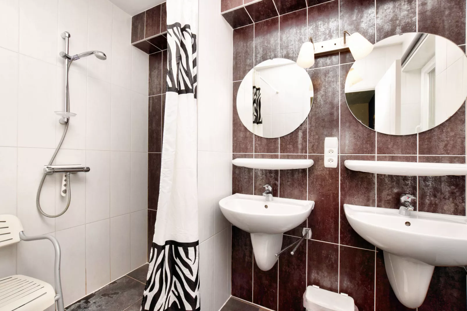 Ilona-Bathroom