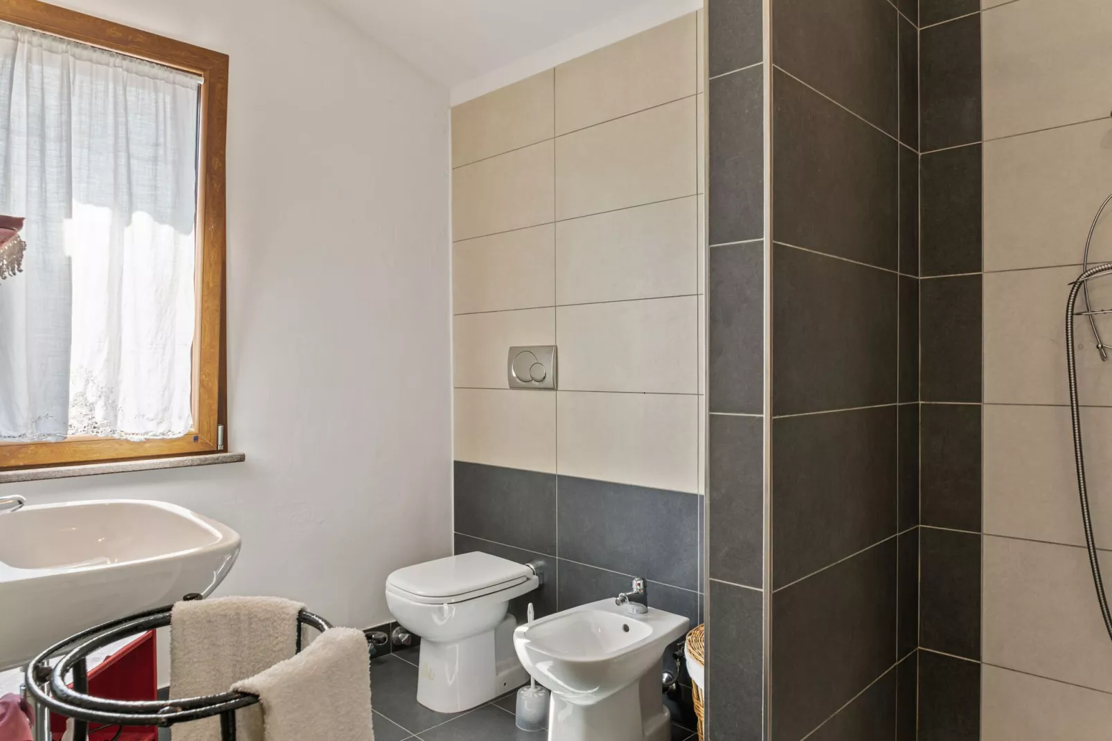 Casa Santa Giusta-Bathroom