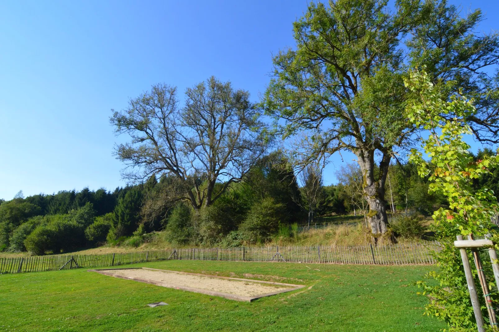 Le Moulin d'Ondenval-Gardens summer