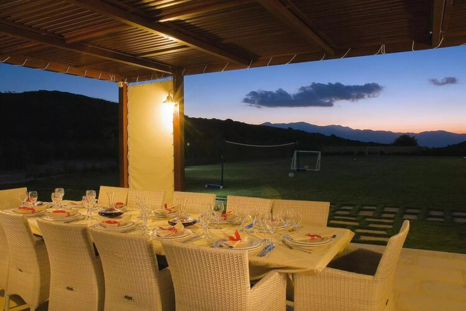 Villa, Choudetsi-Villa Selena, ca. 355 qm, 12 pax-Gärten Sommer