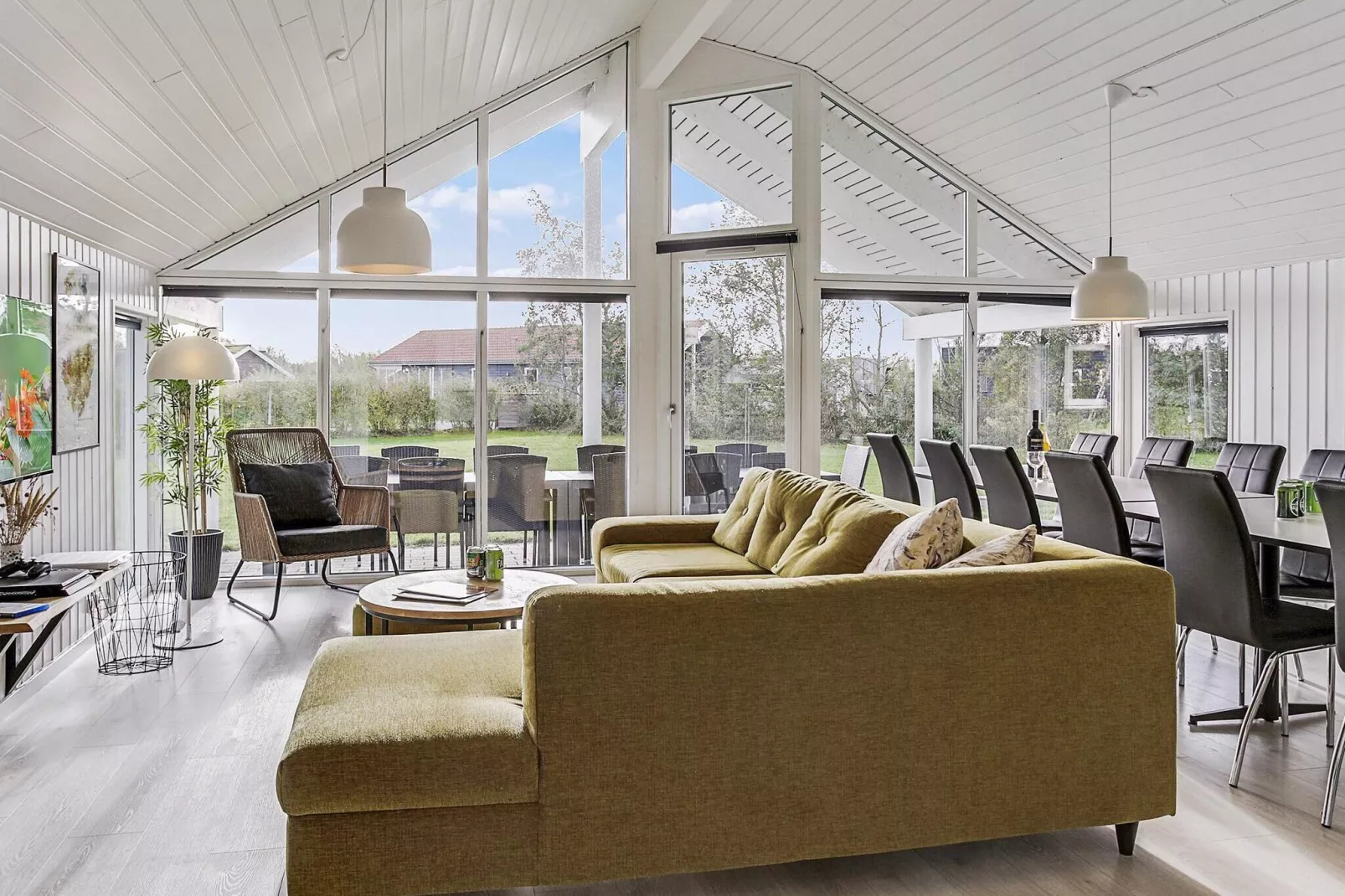 Luxury Pool Retreat - By Traum Ferienwohnungen-Indoor