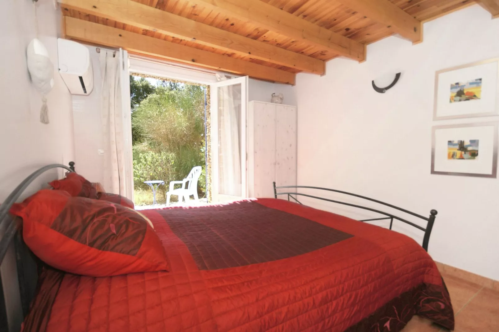 Villes sur Auzon-Bedroom