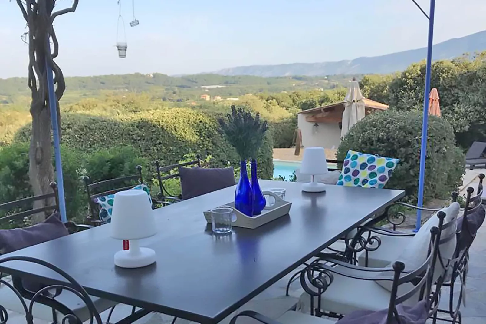 Villes sur Auzon-Terrace balcony