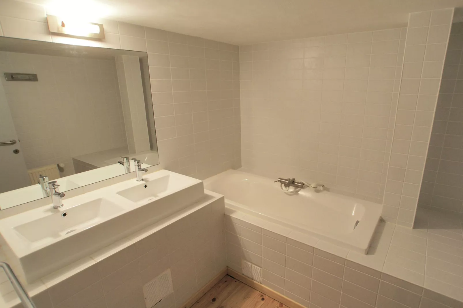 La Tour de Daverdisse-Bathroom