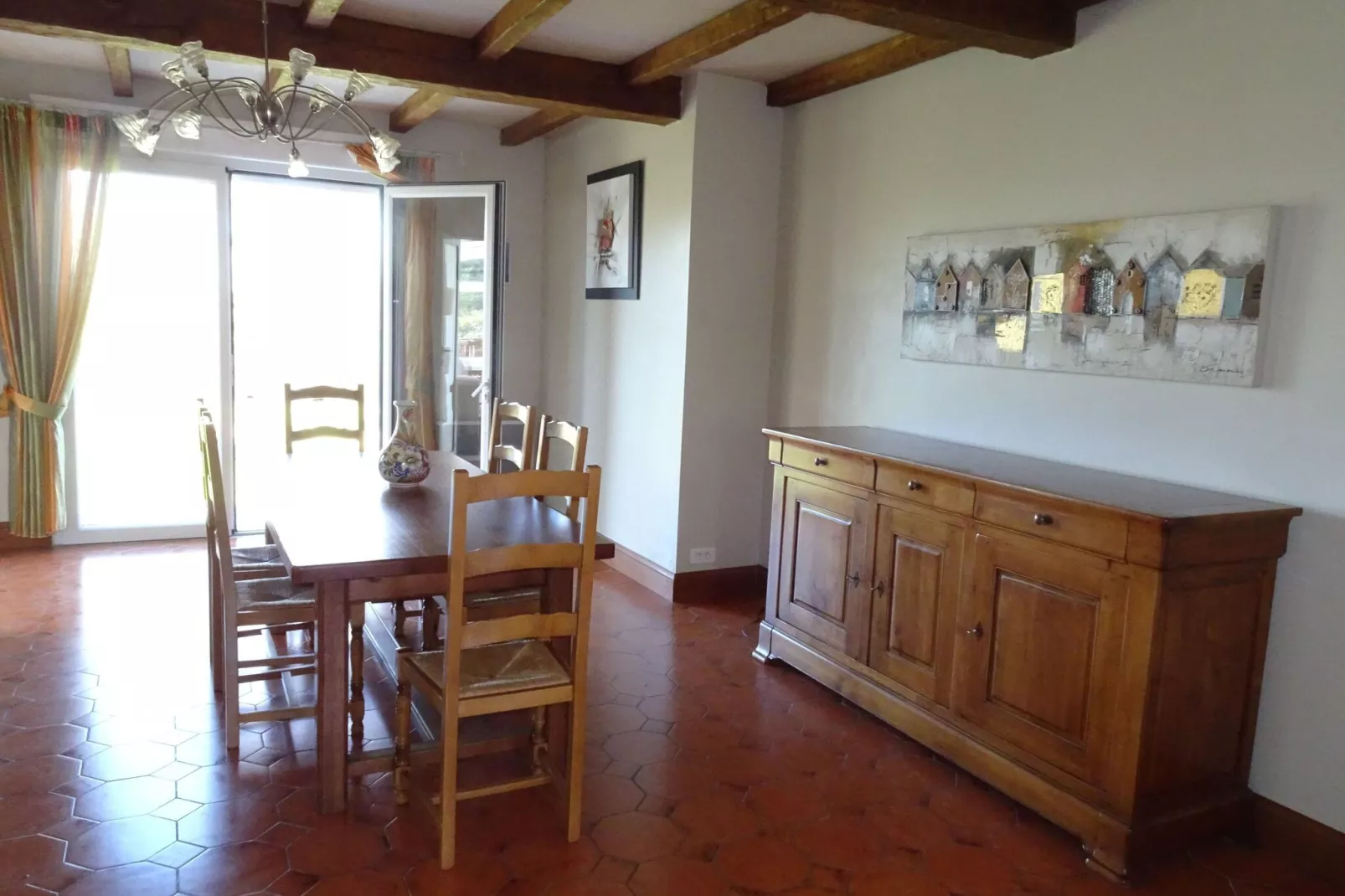 Maison de vacances Trélévern-Dining room