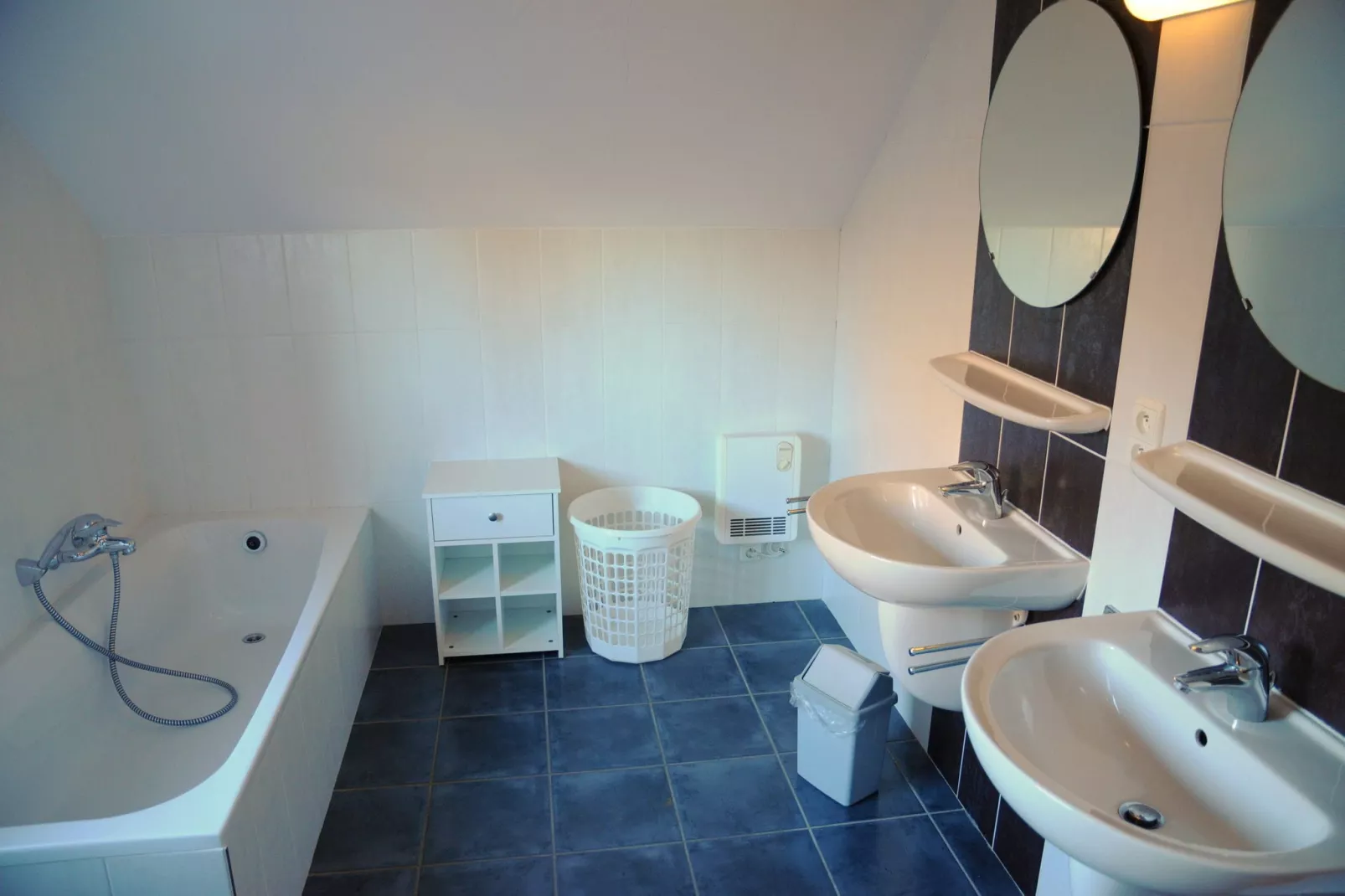 Villa Noach-Bathroom