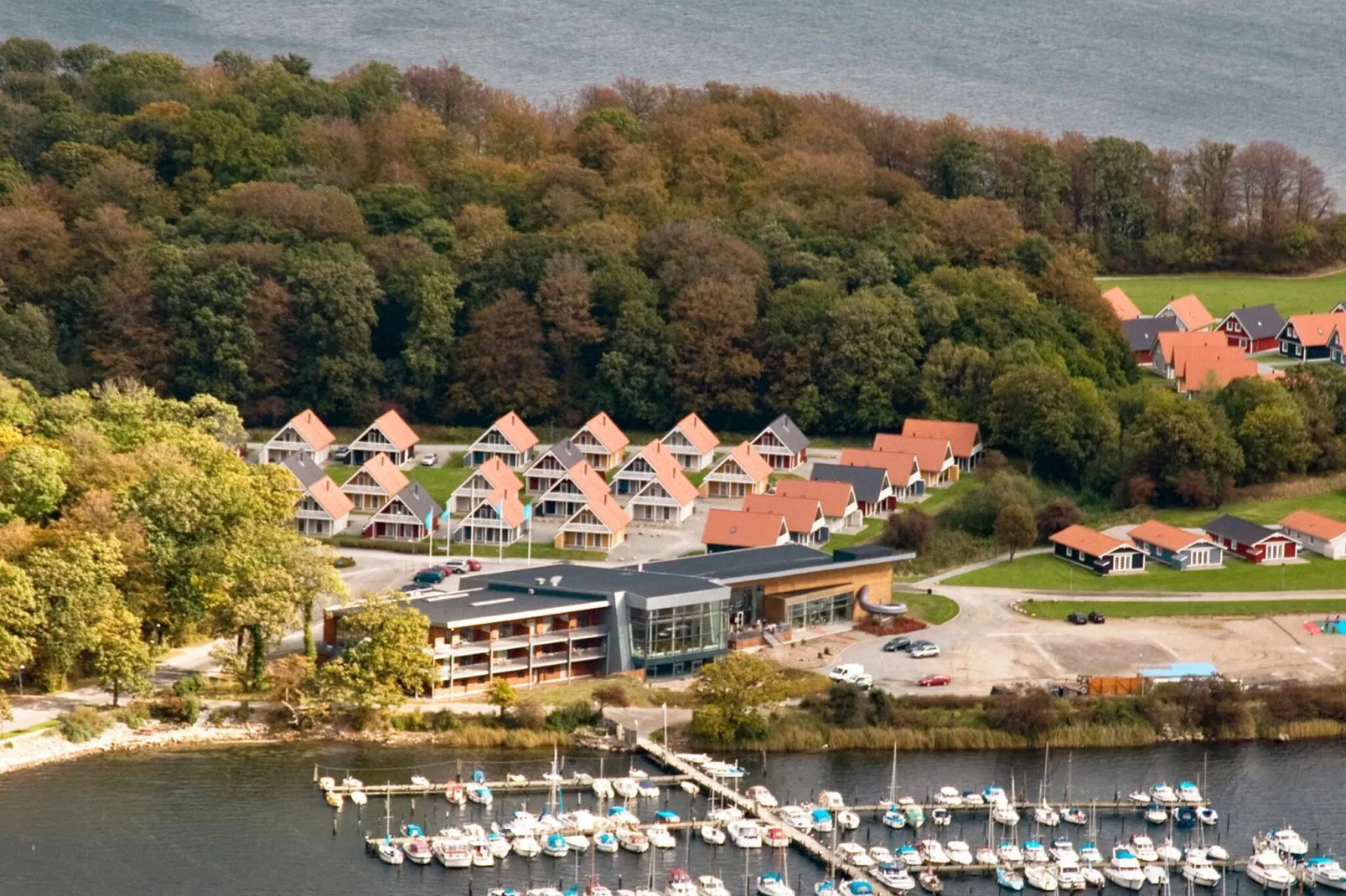 Flat w/view,main building-Außenbereich