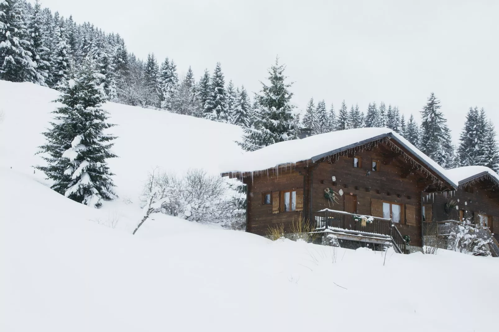 Notre Dame de Bellecombe-Exterior winter