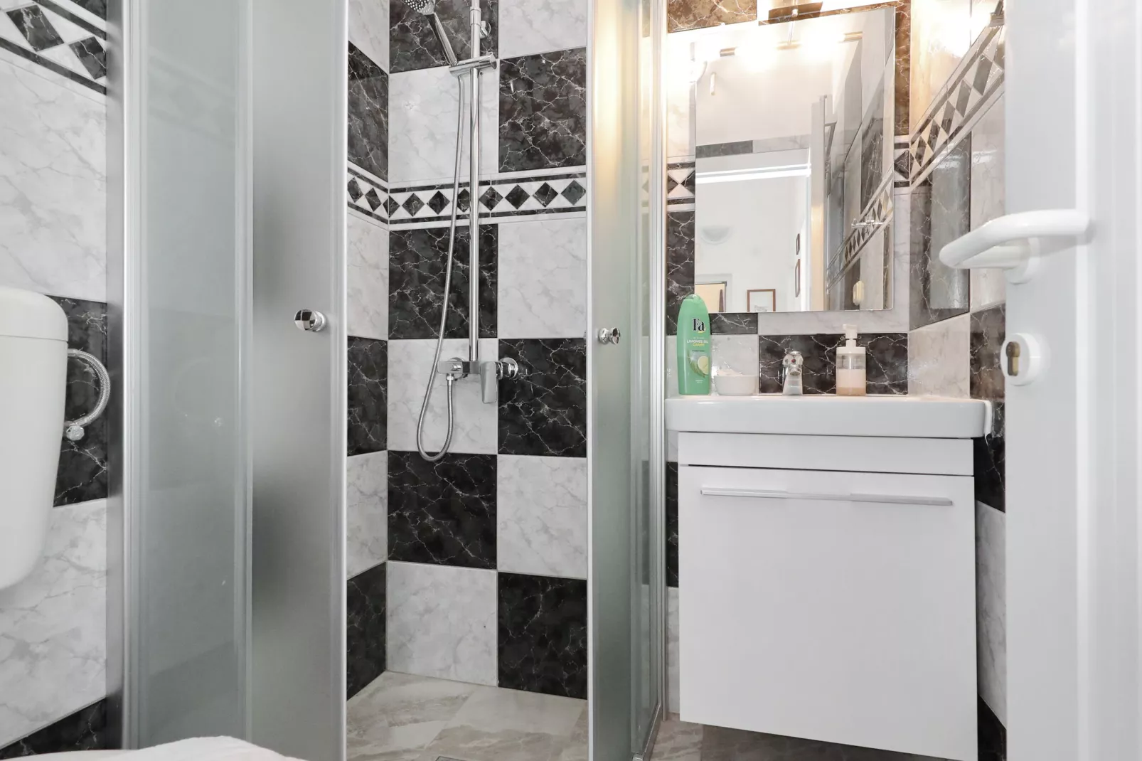 Apartment  Dajana-Bathroom