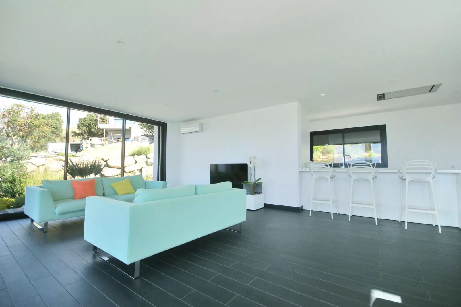 Seaview-Living room