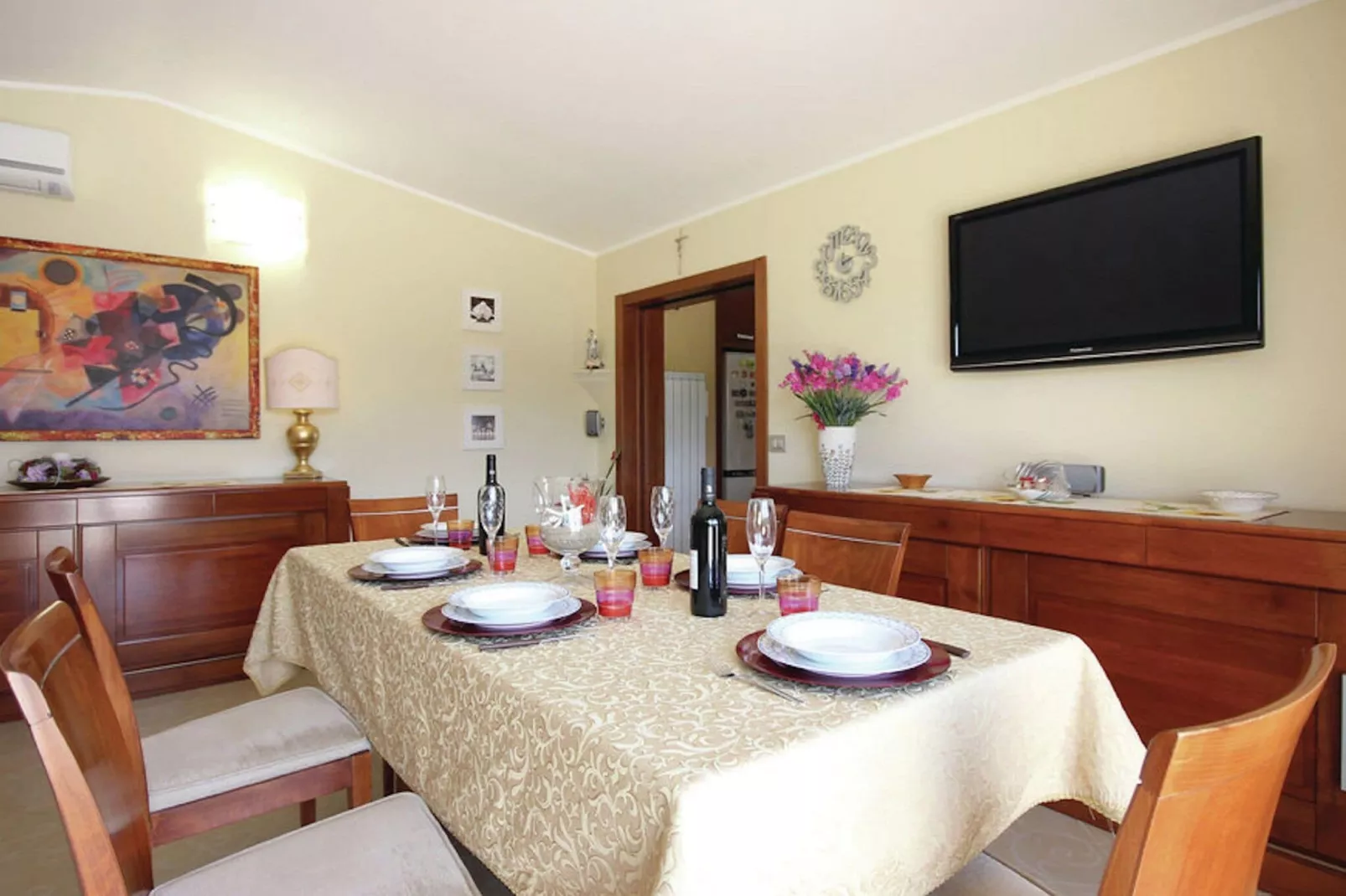 Villa Nereide-Dining room