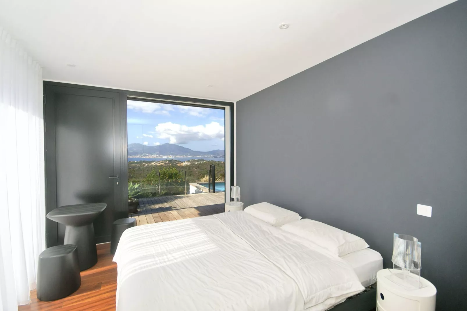 Seaview-Bedroom