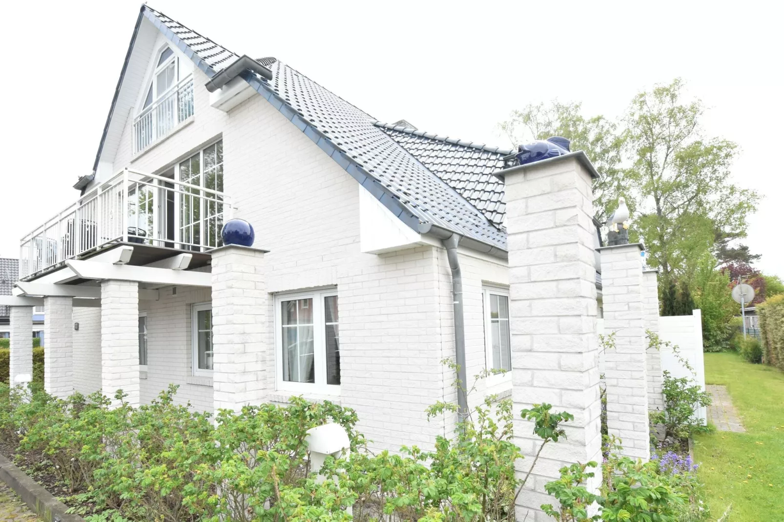Die weiße Villa XL-Exterior summer