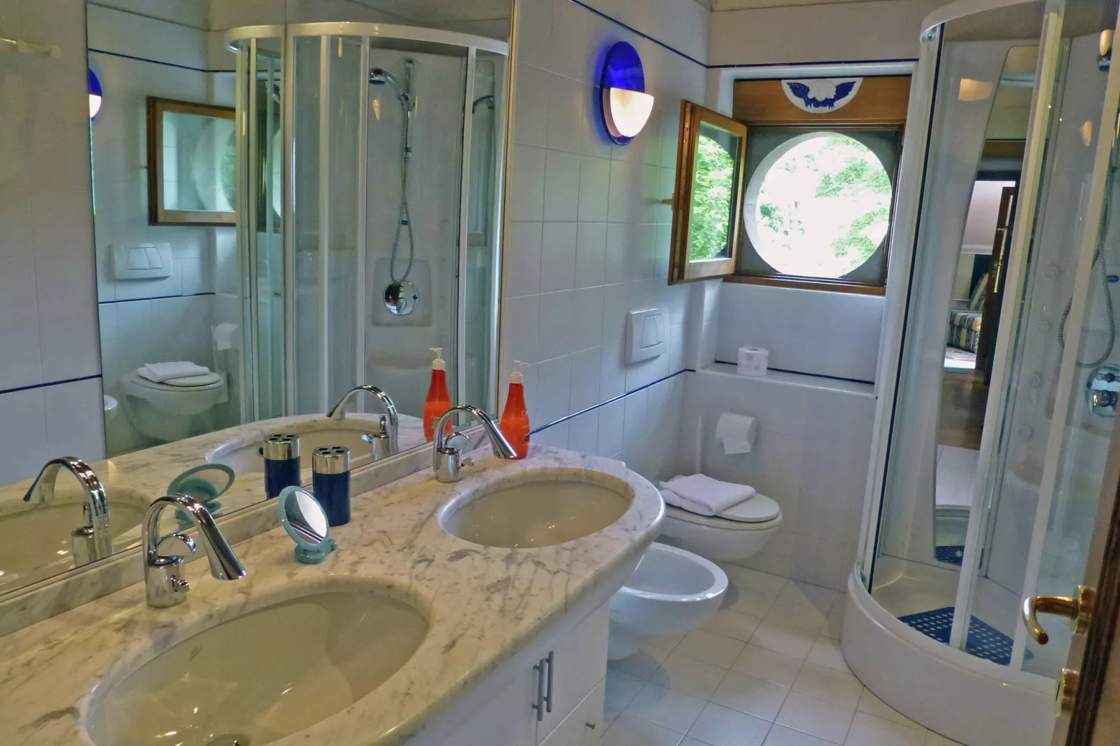 Gualtierottivilla-Bathroom