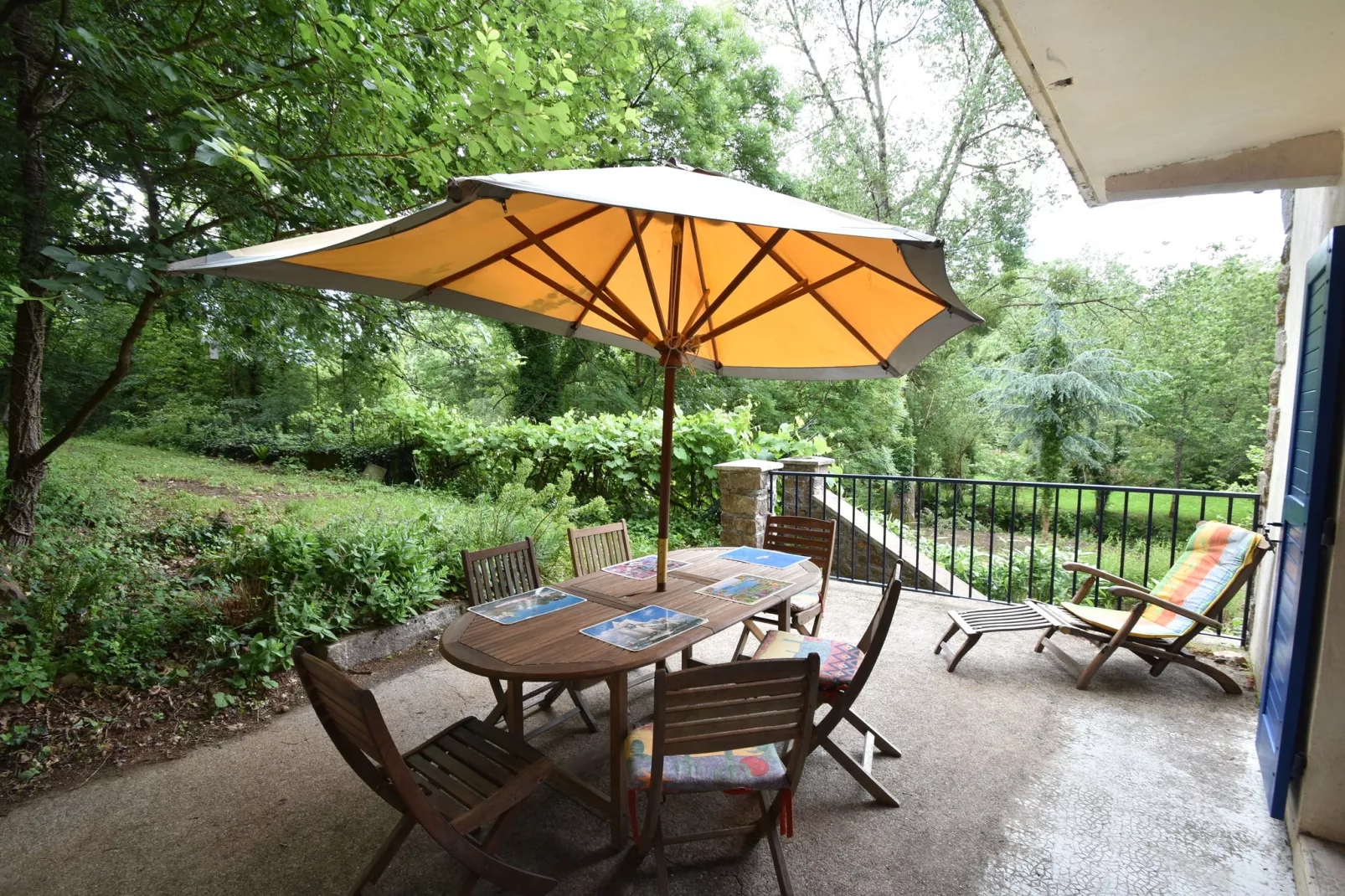Moulin Bescond-Terrace balcony