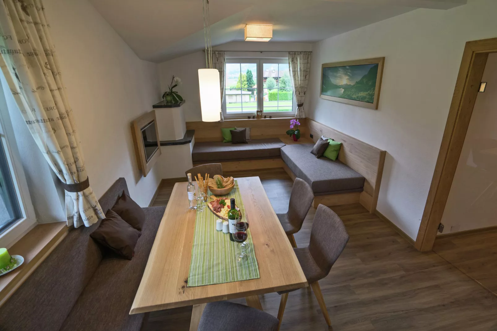 Apartments Zillertal 4P-Esszimmer