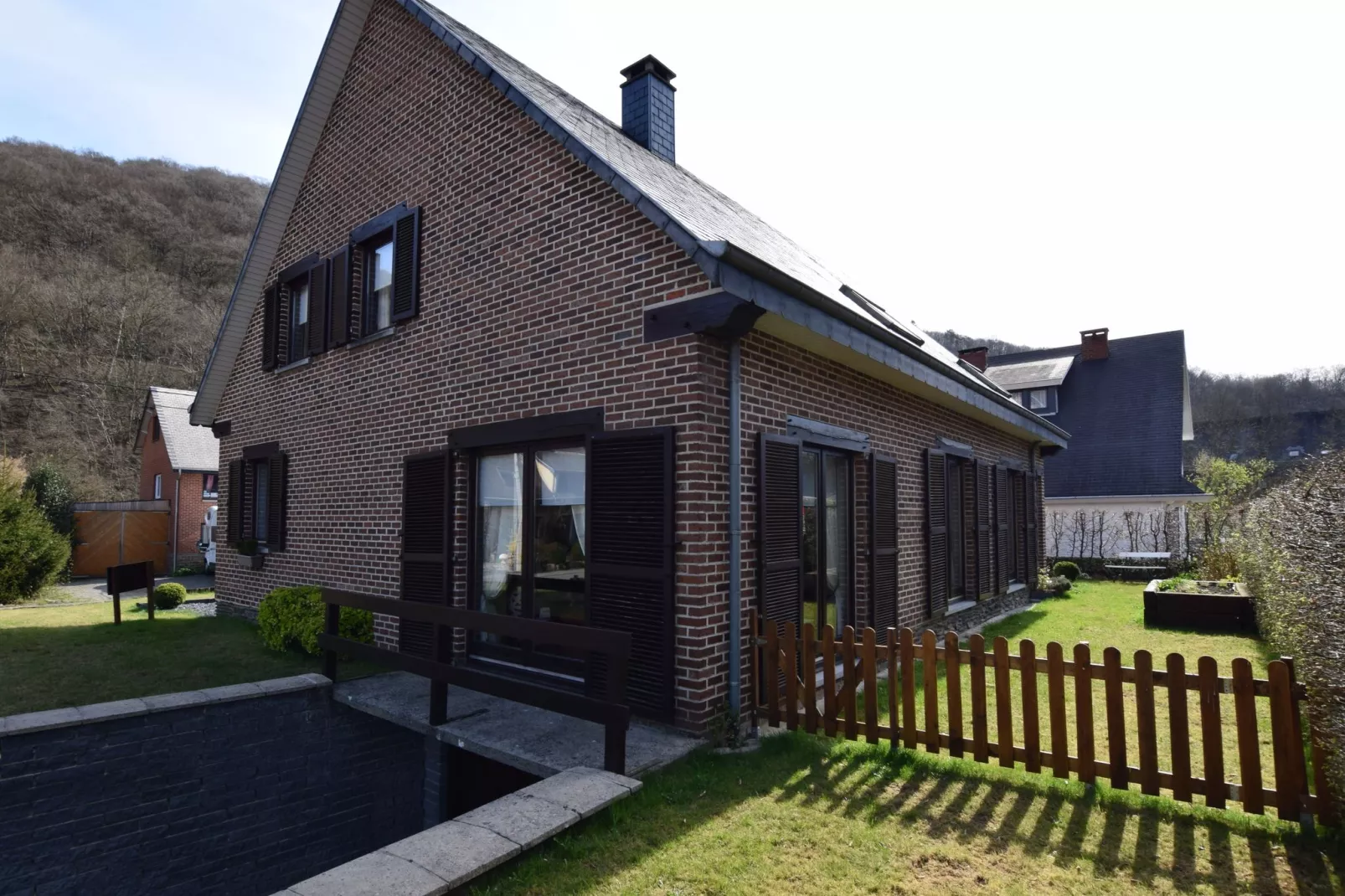 Ô de la roche-Exterior summer
