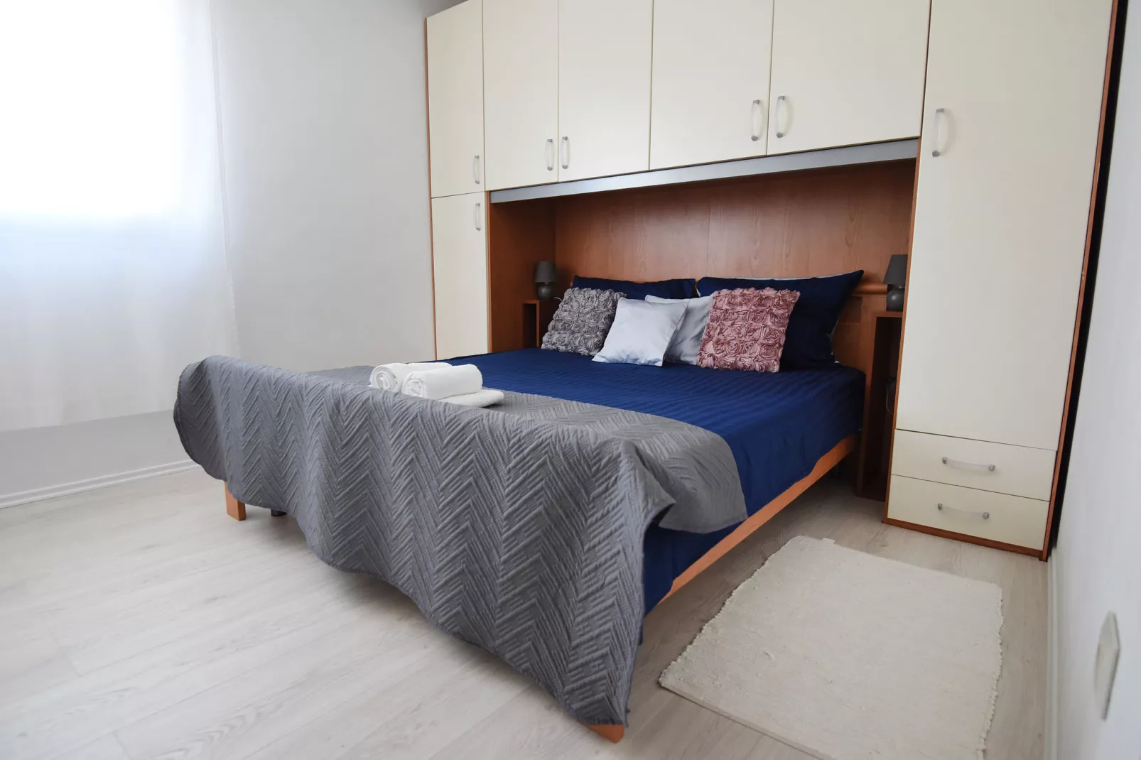 Beach front accomodation for 10-Chambre
