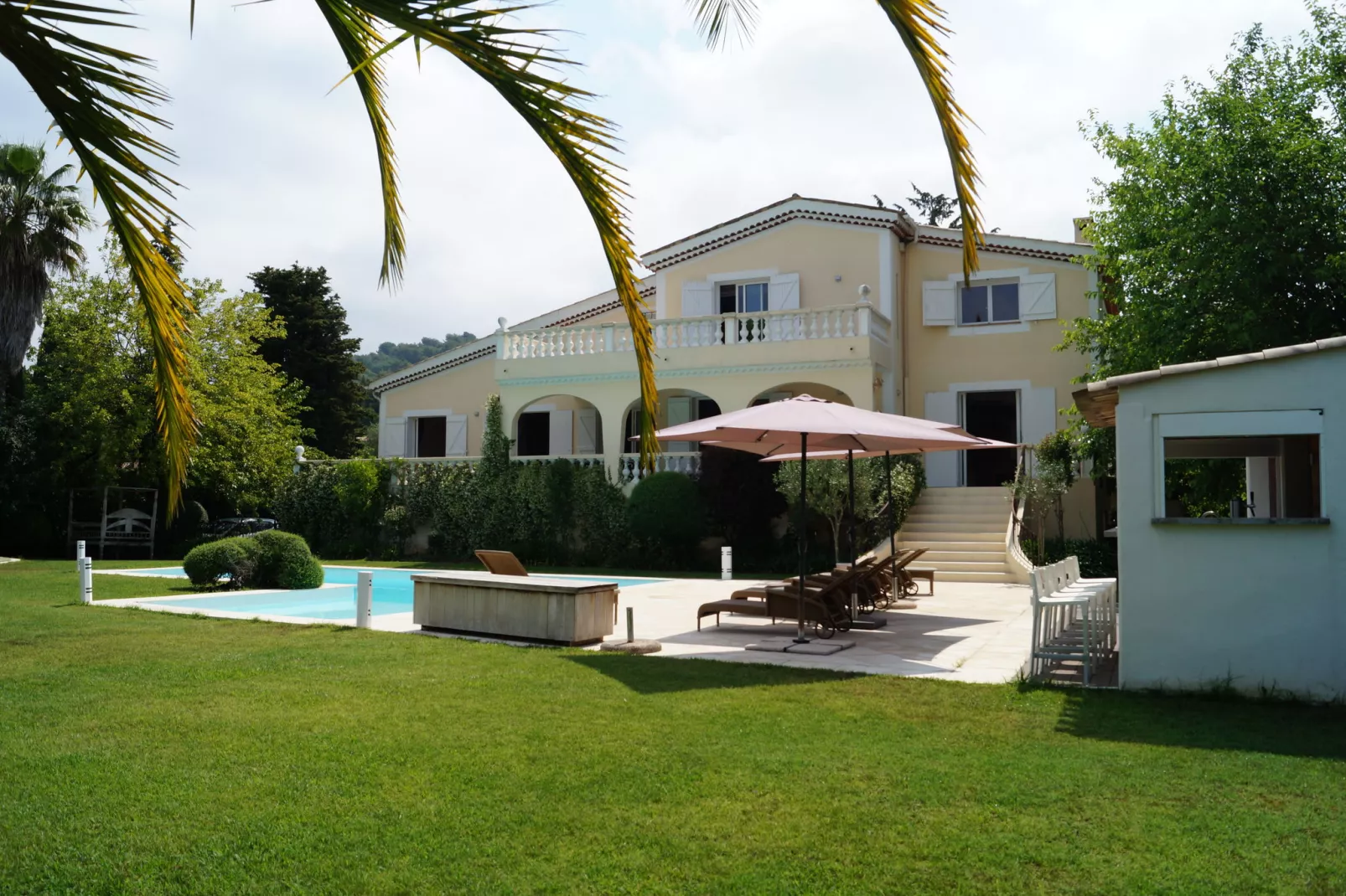 Villa Mougins-Exterior summer
