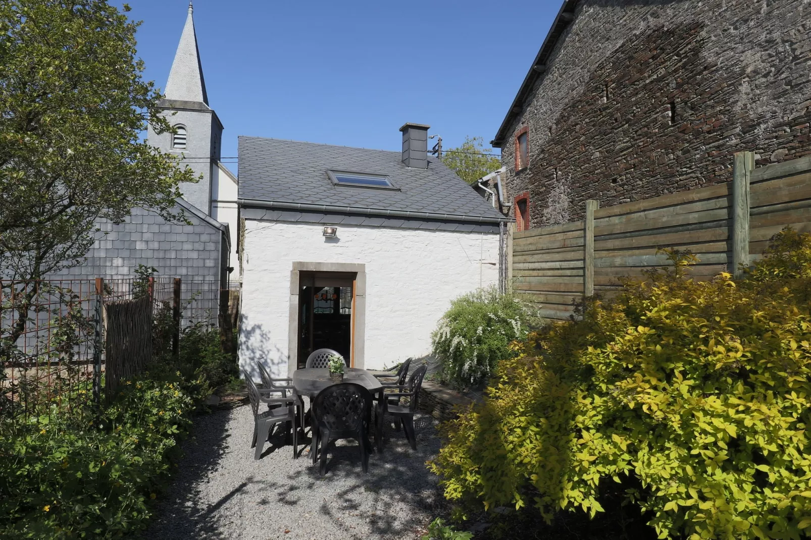 Le Fournil de Rosalie-Exterior summer