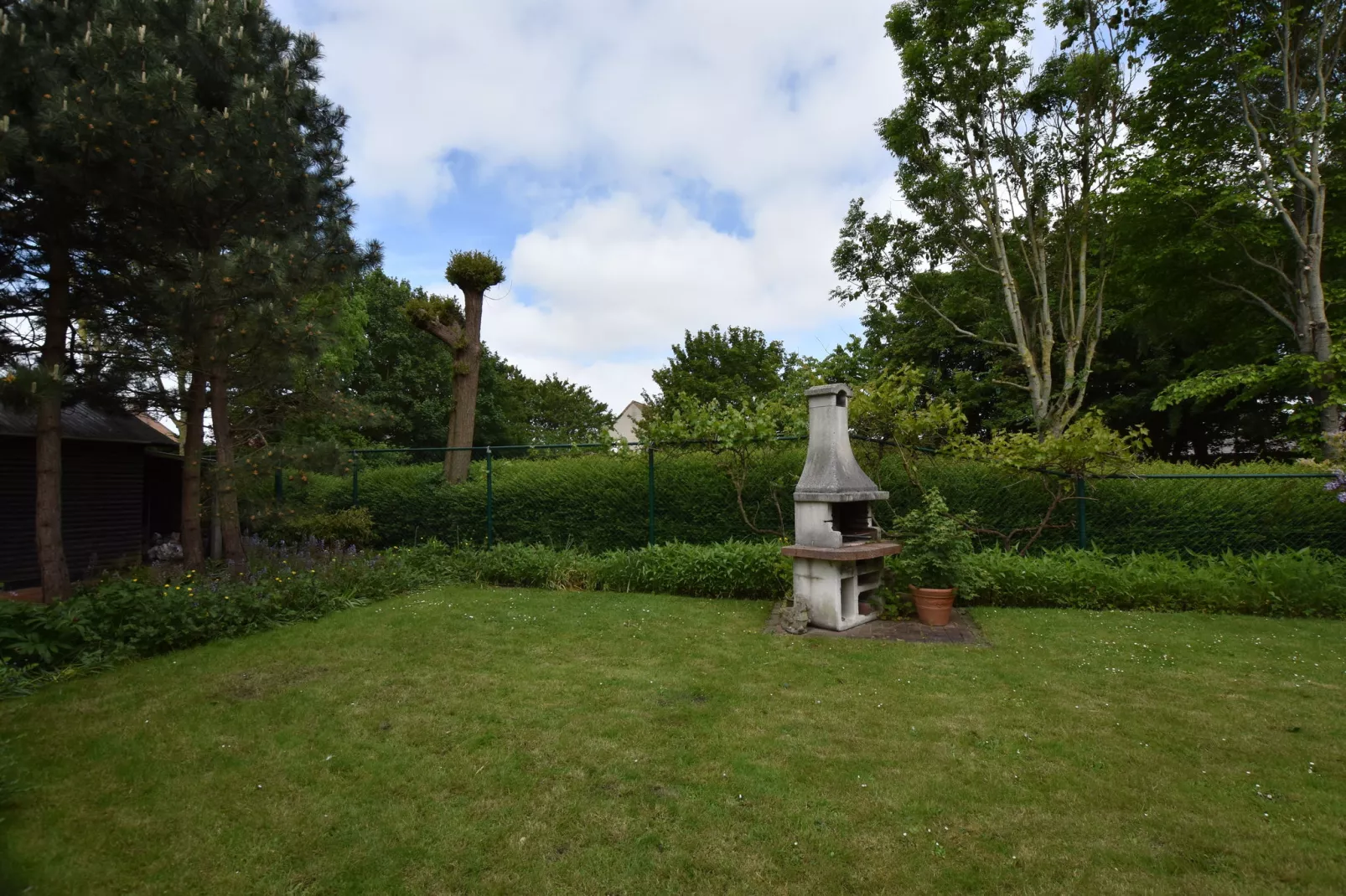 Valkenhorst-Gardens in summer